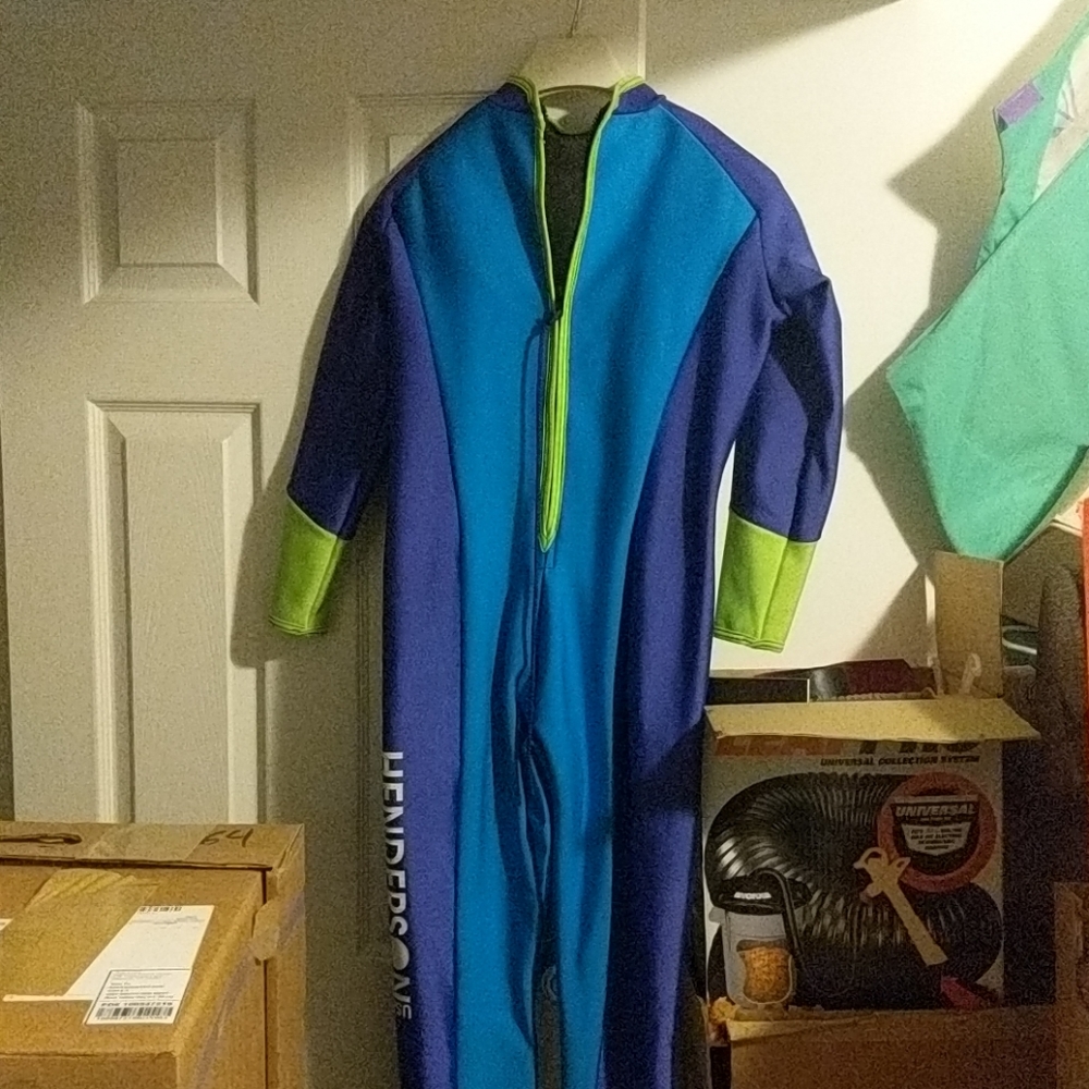 Wet suit